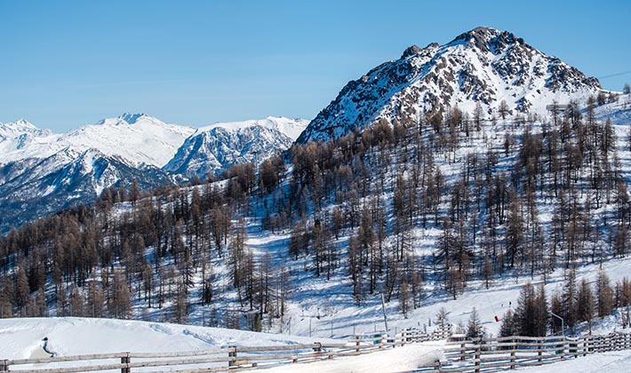 vue sur la montagne-centre de vacances Léon Bourgeois-Serre Chevalier-Hautes Alpes